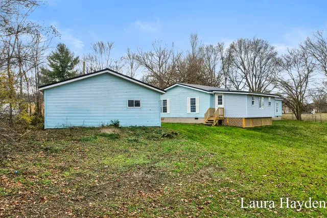 $242,900 | 6220 West Riverside Drive, Saranac, MI 48881