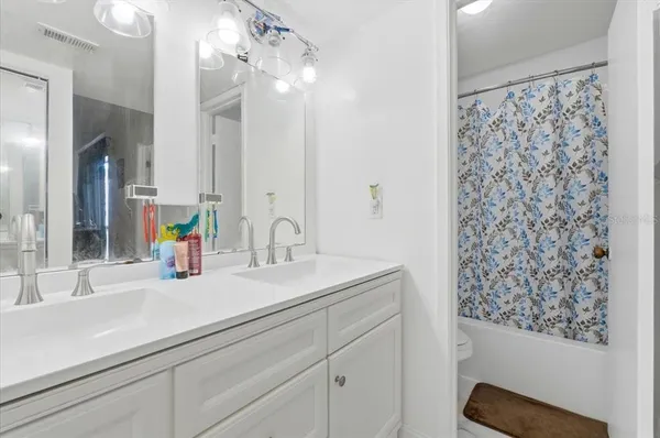 $199,000 | 1836 North Crystal Lake Drive, Unit 70, Lakeland, FL 33801