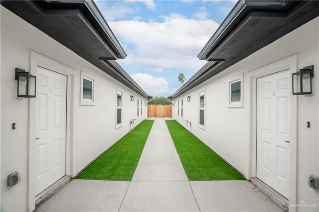 a view of house with garden