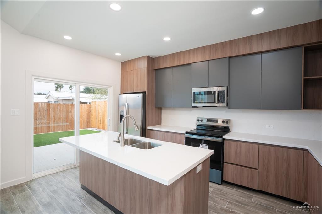 2103 Dragonfly St Mission, Unit 4 Mission, TX 78572 - Photo 5 of 31