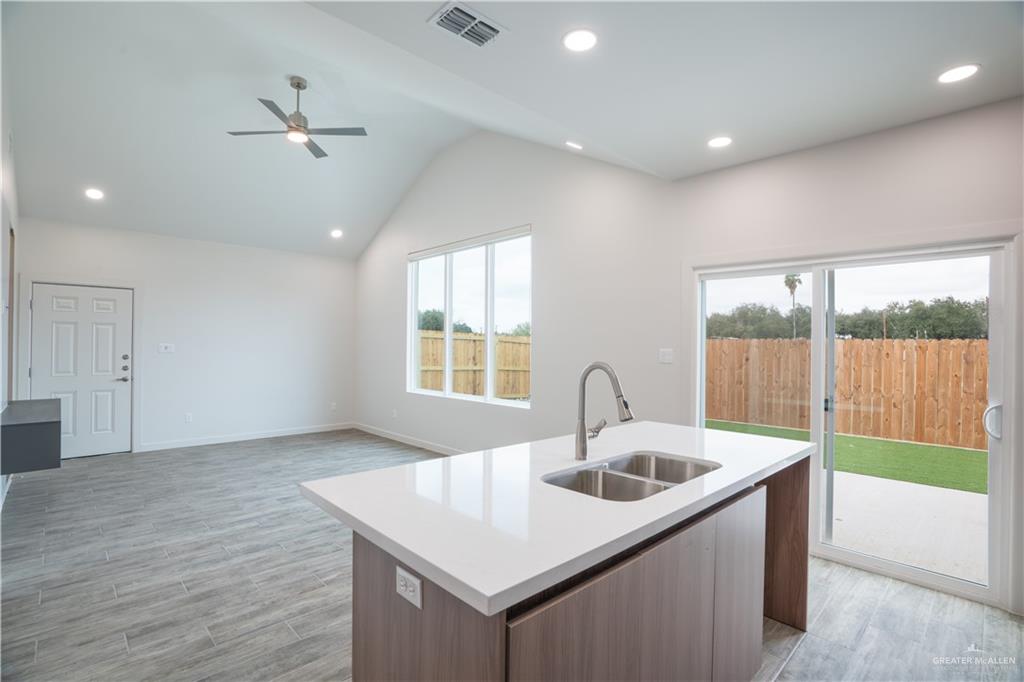 2103 Dragonfly St Mission, Unit 4 Mission, TX 78572 - Photo 7 of 31