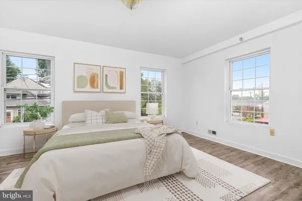 $399,999 | 15 South Pine Avenue, Maple Shade, NJ 08052