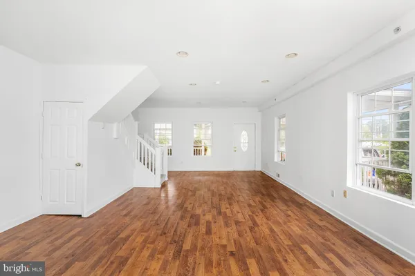 $399,999 | 15 South Pine Avenue, Maple Shade, NJ 08052