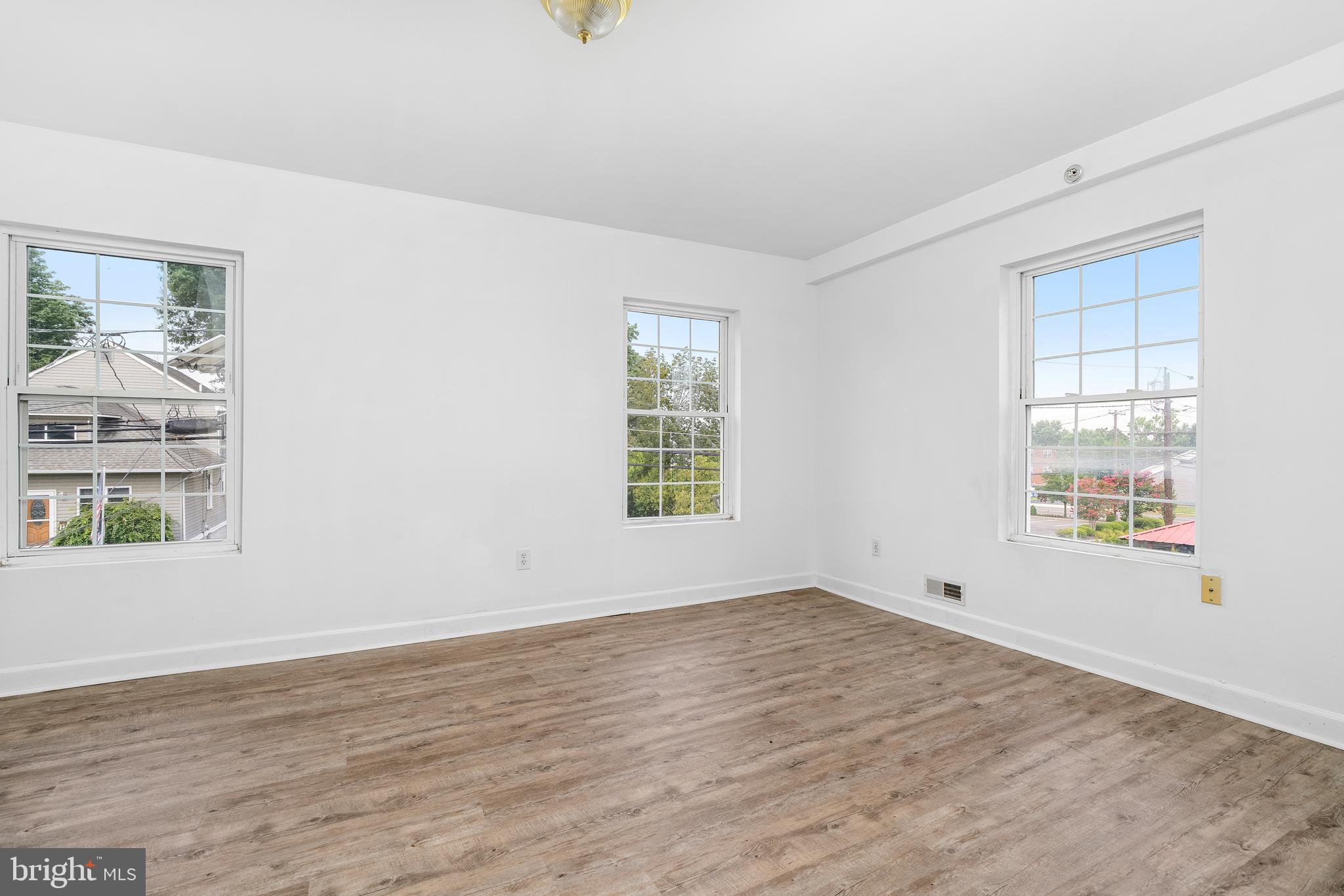 15 South Pine Avenue Maple Shade, NJ 08052 - Photo 22 of 31