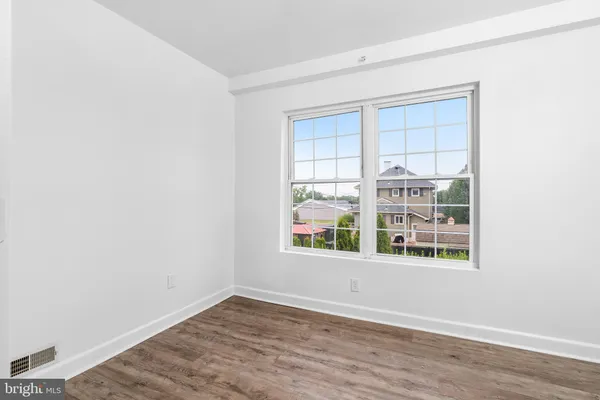 $399,999 | 15 South Pine Avenue, Maple Shade, NJ 08052