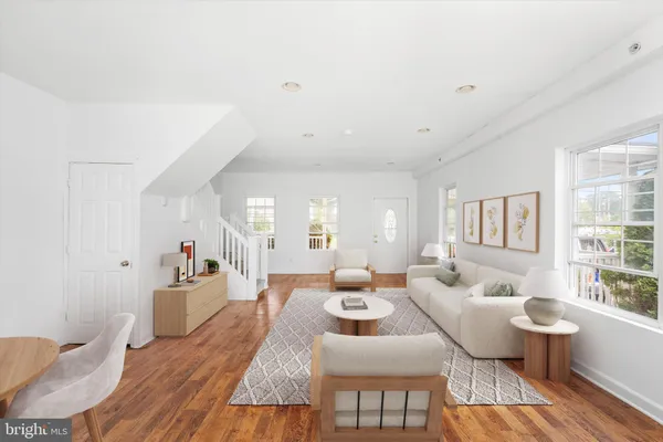 $399,999 | 15 South Pine Avenue, Maple Shade, NJ 08052