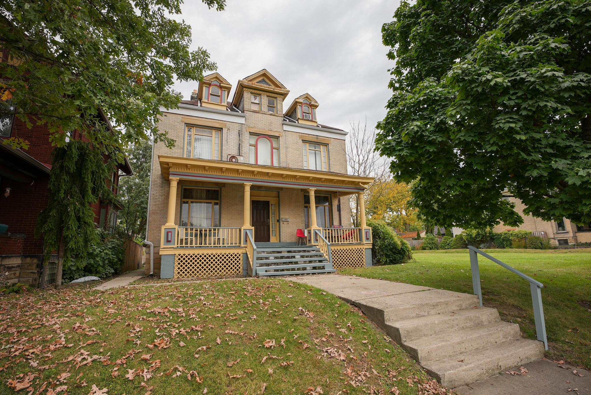 1377 Bryden Road Columbus, OH 43205 - Photo 4 of 6 DSC04828