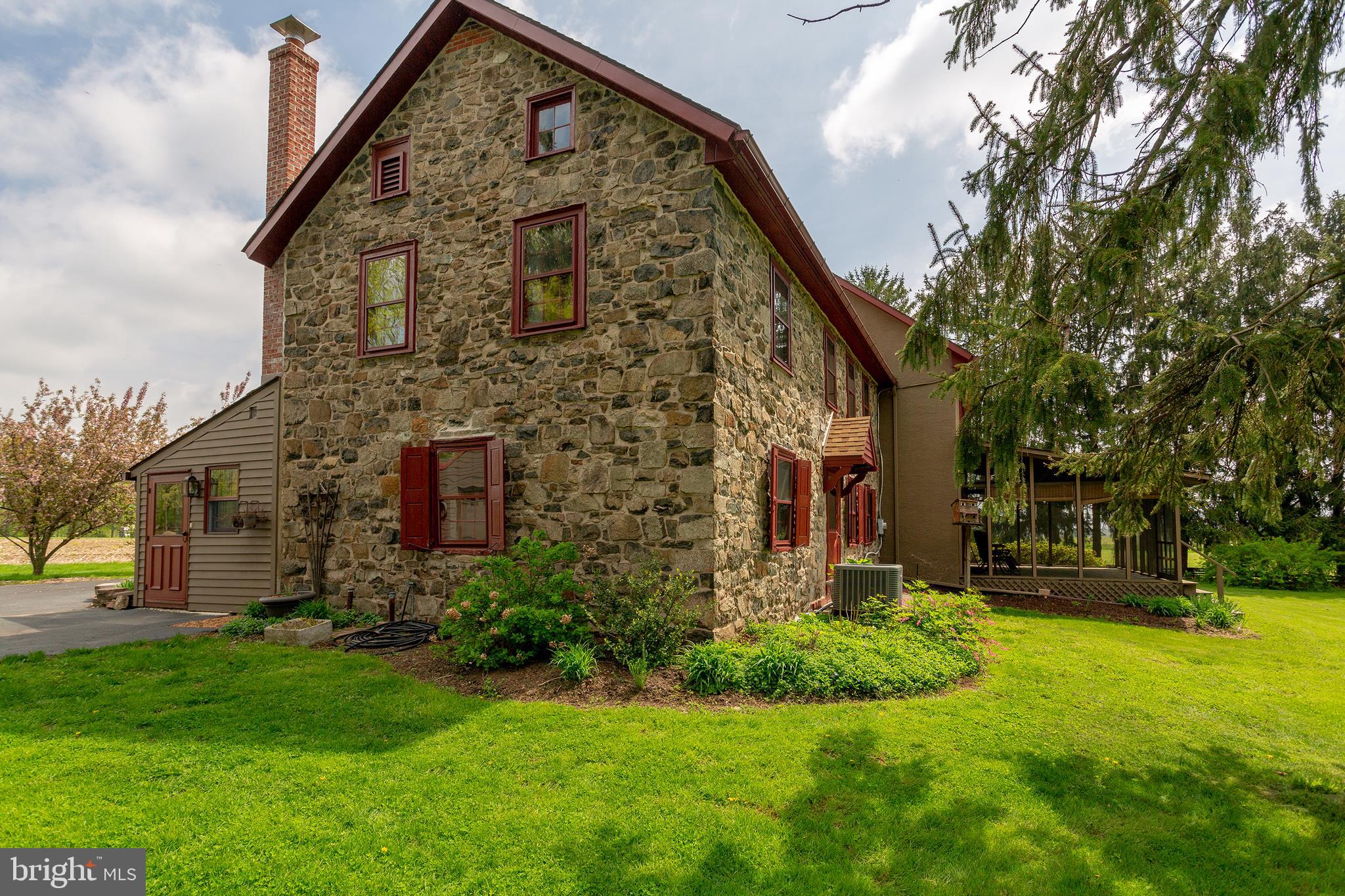 1940 Swamp Road Quakertown, PA 18951 - Photo 9 of 44 Gallery Image 9