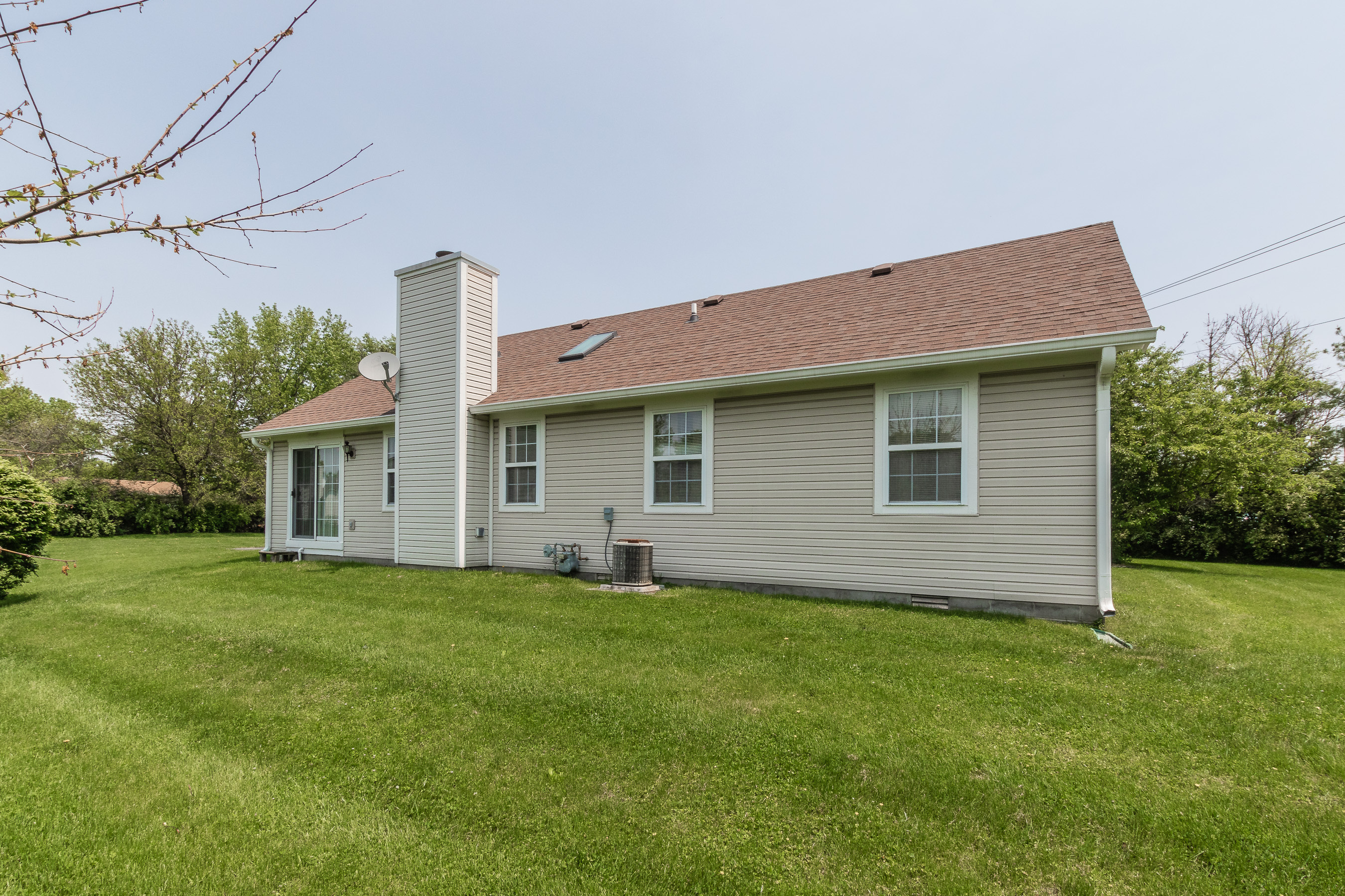 7210 North Carroll Road Indianapolis, IN 46236 - Photo 3 of 25