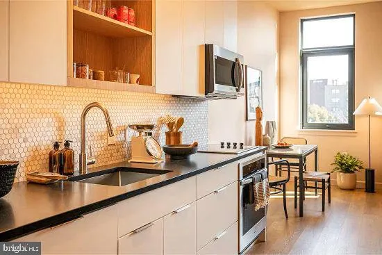 $2,010 | 1700 North Front Street, Unit 1B303, Philadelphia, PA 19122