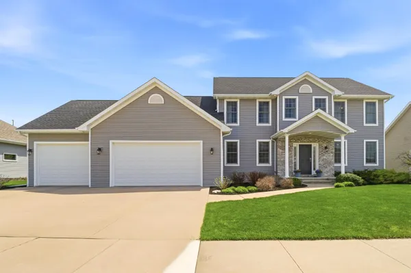 $636,000 | 3208 South Solitude Lane, Appleton, WI 54915