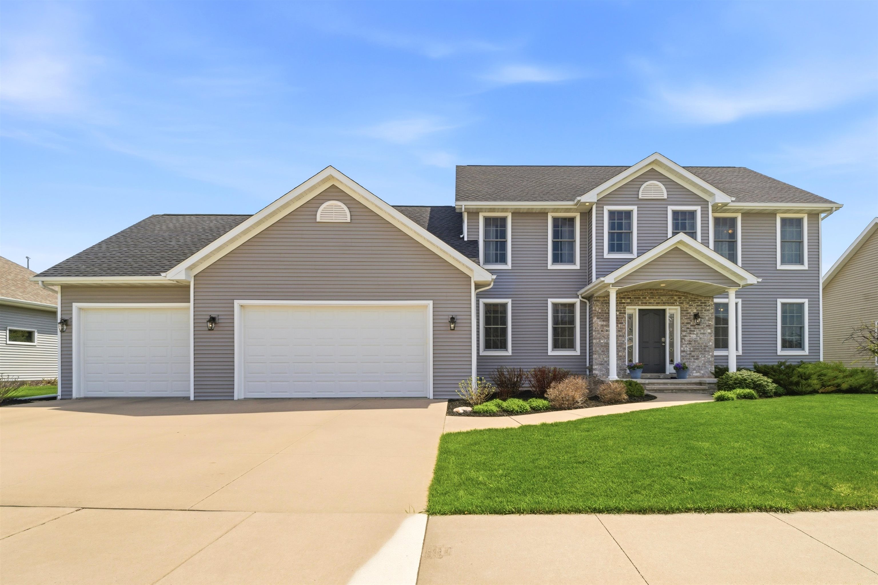3208 South Solitude Lane Appleton, WI 54915 - Photo 1 of 56