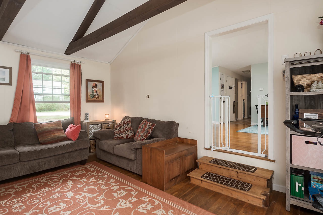 13 Thomas Street Rochester, NH 03867 - Photo 11 of 40