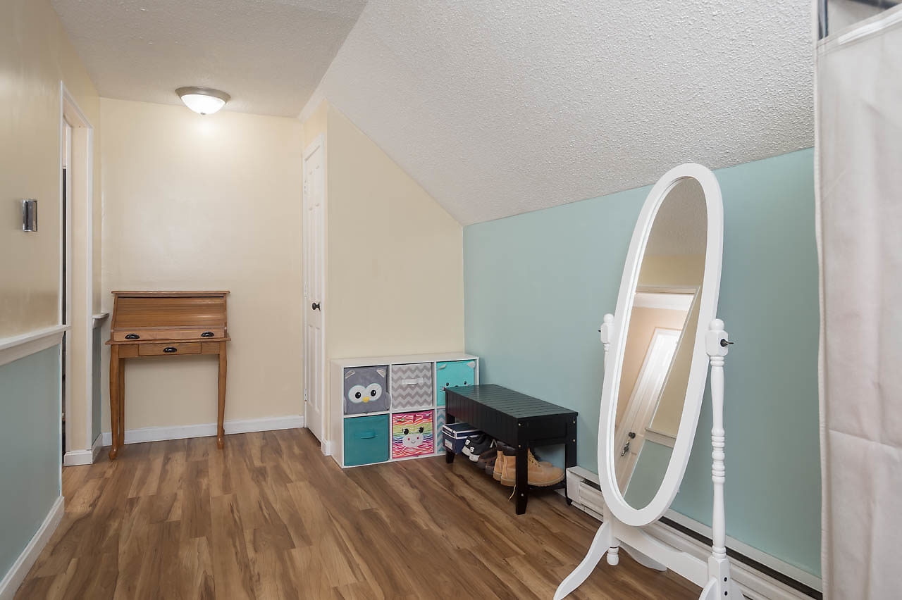 13 Thomas Street Rochester, NH 03867 - Photo 29 of 40