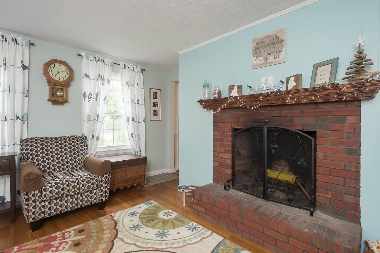 13 Thomas Street Rochester, NH 03867 - Photo 5 of 40