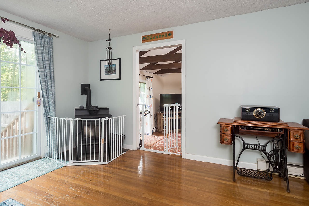 13 Thomas Street Rochester, NH 03867 - Photo 6 of 40