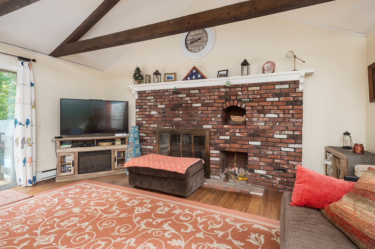 13 Thomas Street Rochester, NH 03867 - Photo 9 of 40