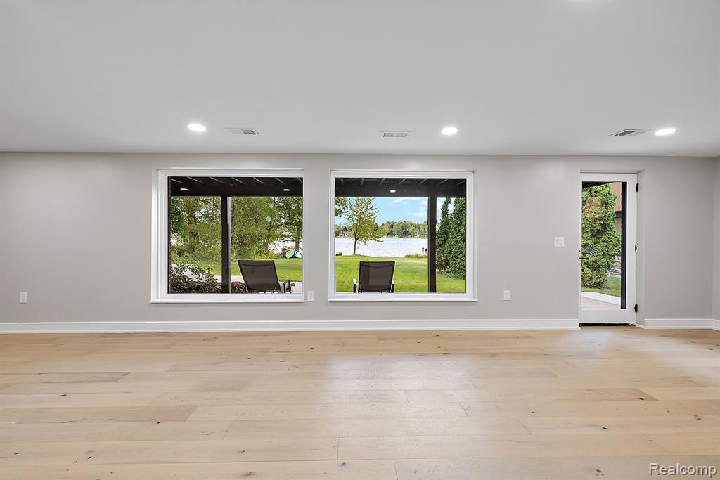 6280 Commerce Road West Bloomfield, MI 48324 - Photo 57 of 67