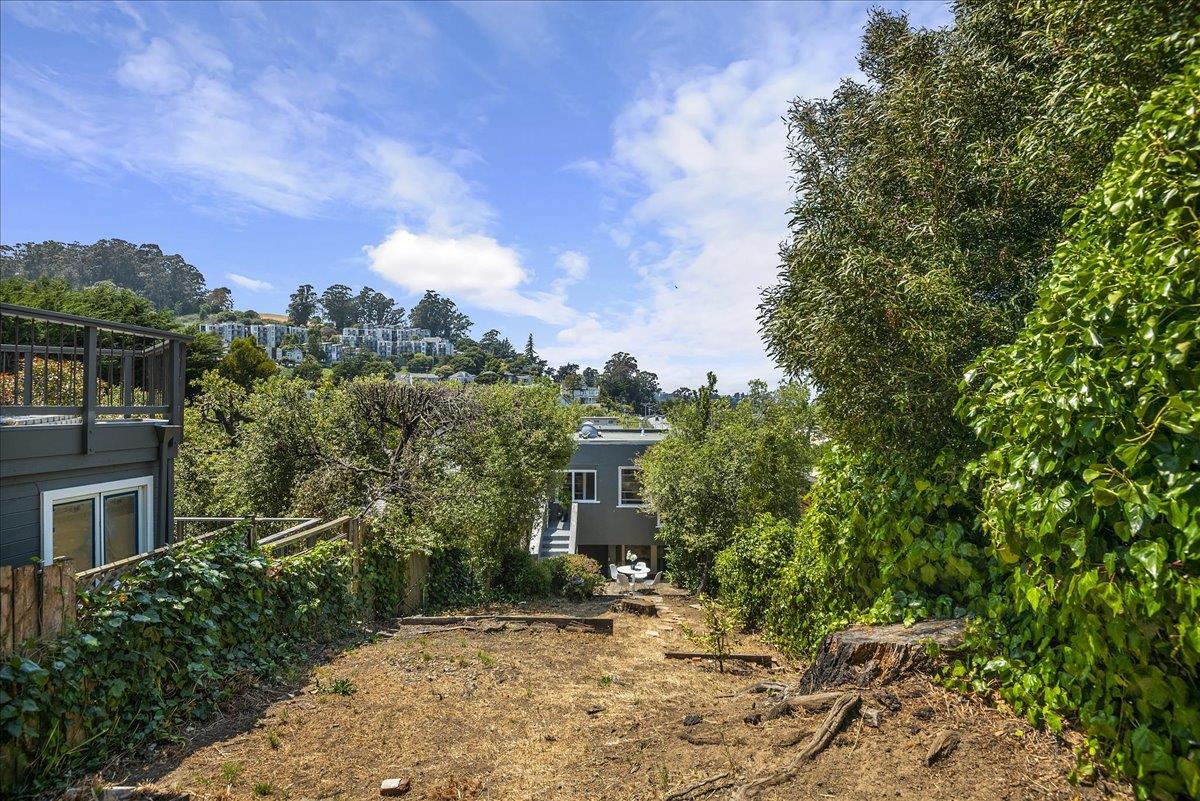 507 Easterby Street Sausalito, CA 94965 - Photo 80 of 90 a view of a house with a yard