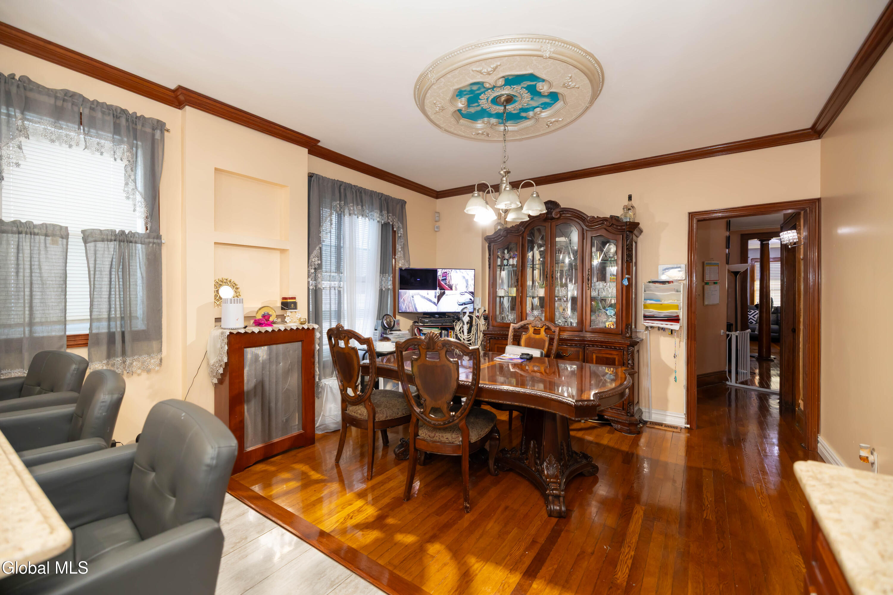 1719 Eastern Parkway Schenectady, NY 12309 - Photo 4 of 82 0S4A1389