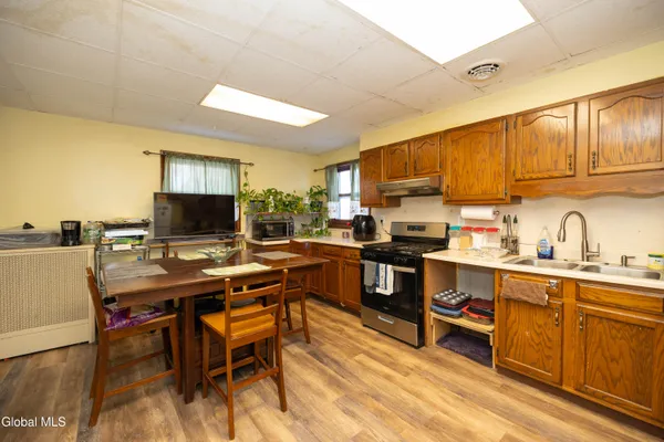 $499,000 | 1719 Eastern Parkway, Schenectady, NY 12309