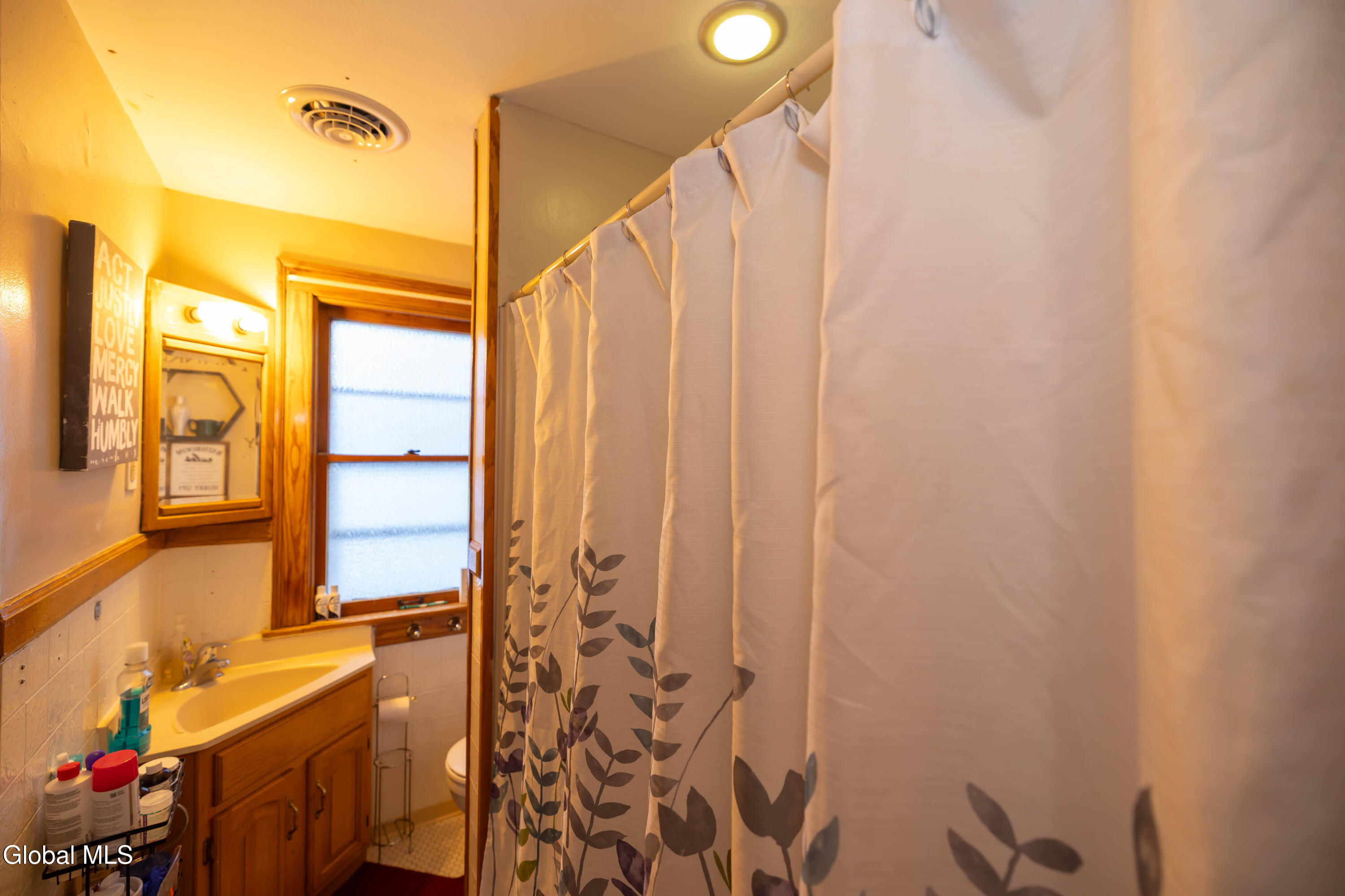 1719 Eastern Parkway Schenectady, NY 12309 - Photo 53 of 82 0S4A1443