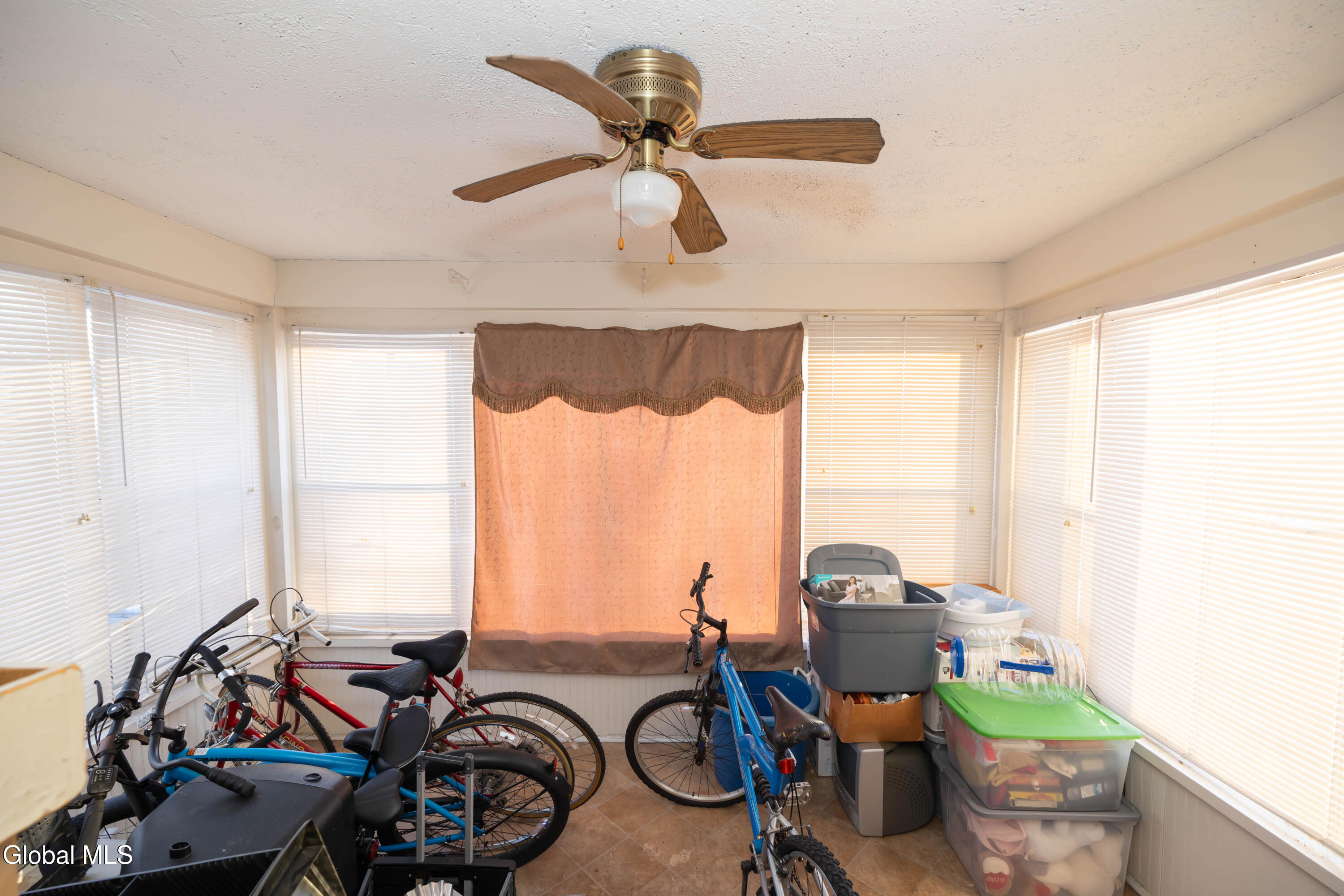 1719 Eastern Parkway Schenectady, NY 12309 - Photo 66 of 82 0S4A1460