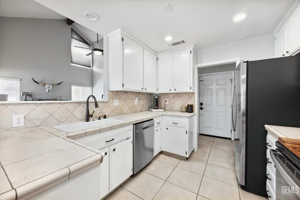 $385,000 | Undisclosed Address, Bakersfield, CA 93311