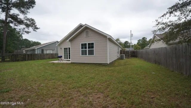 $1,995 | 412 Ridgeway Drive, Sneads Ferry, NC 28460