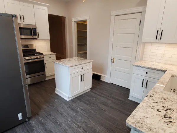 $2,750 | 2054 North Cambridge Avenue, Milwaukee, WI 53202