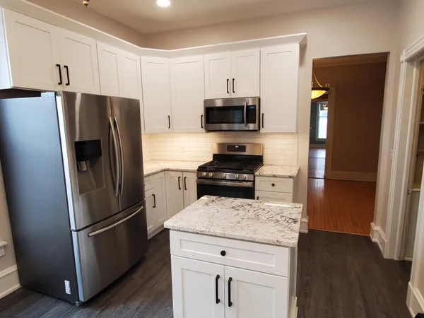 $2,750 | 2054 North Cambridge Avenue, Milwaukee, WI 53202