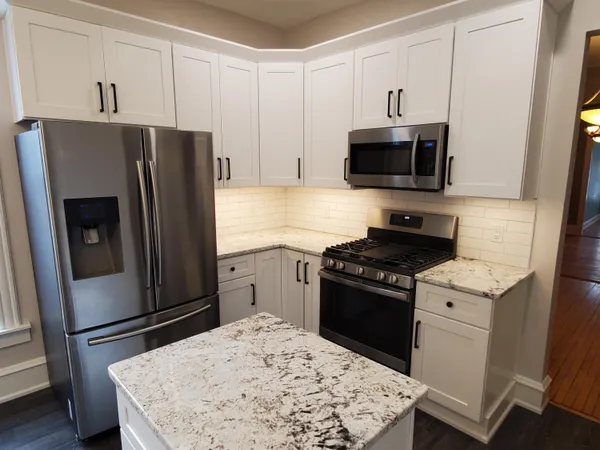 $2,750 | 2054 North Cambridge Avenue, Milwaukee, WI 53202