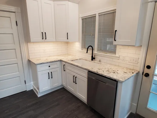 $2,750 | 2054 North Cambridge Avenue, Milwaukee, WI 53202