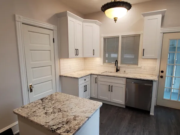 $2,750 | 2054 North Cambridge Avenue, Milwaukee, WI 53202
