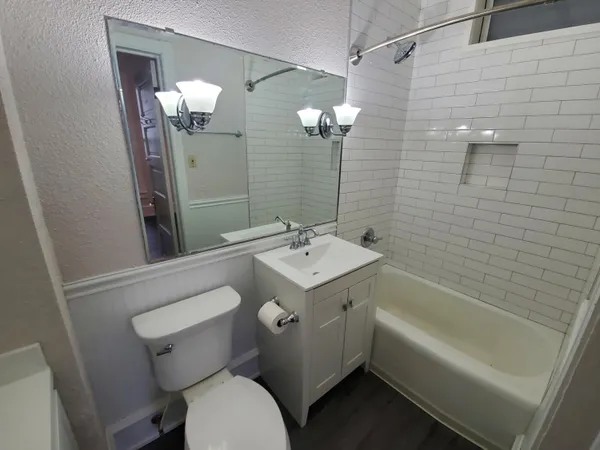 $2,750 | 2054 North Cambridge Avenue, Milwaukee, WI 53202