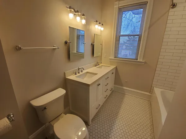 $2,750 | 2054 North Cambridge Avenue, Milwaukee, WI 53202