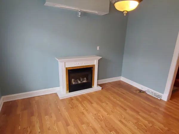 $2,750 | 2054 North Cambridge Avenue, Milwaukee, WI 53202