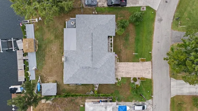 a view of a livingroom with furniture and a livingroom