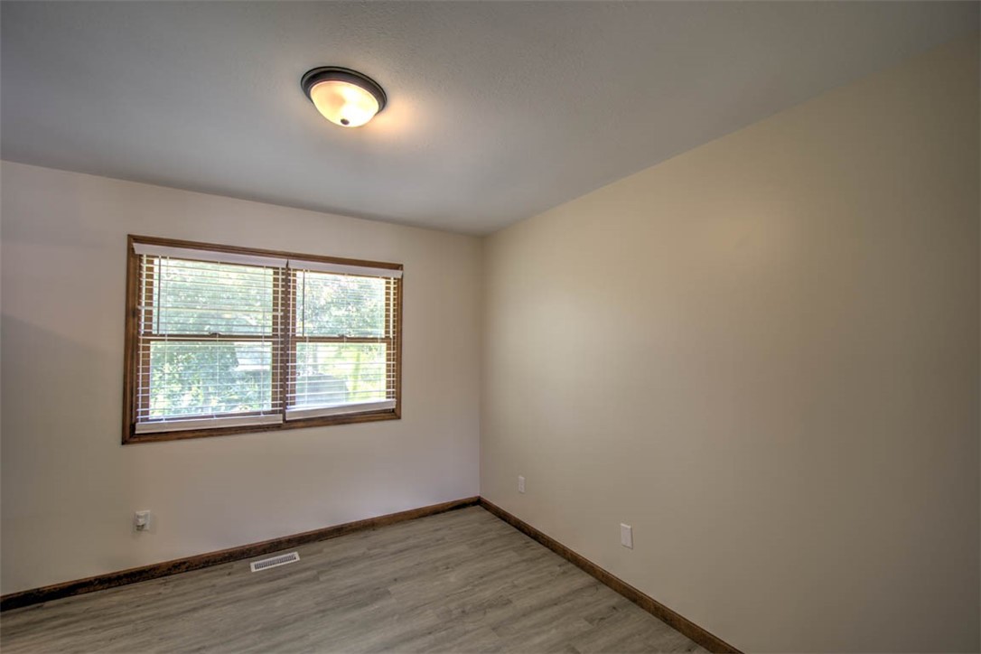 1545 Highland Place Decatur, IL 62526 - Photo 14 of 31