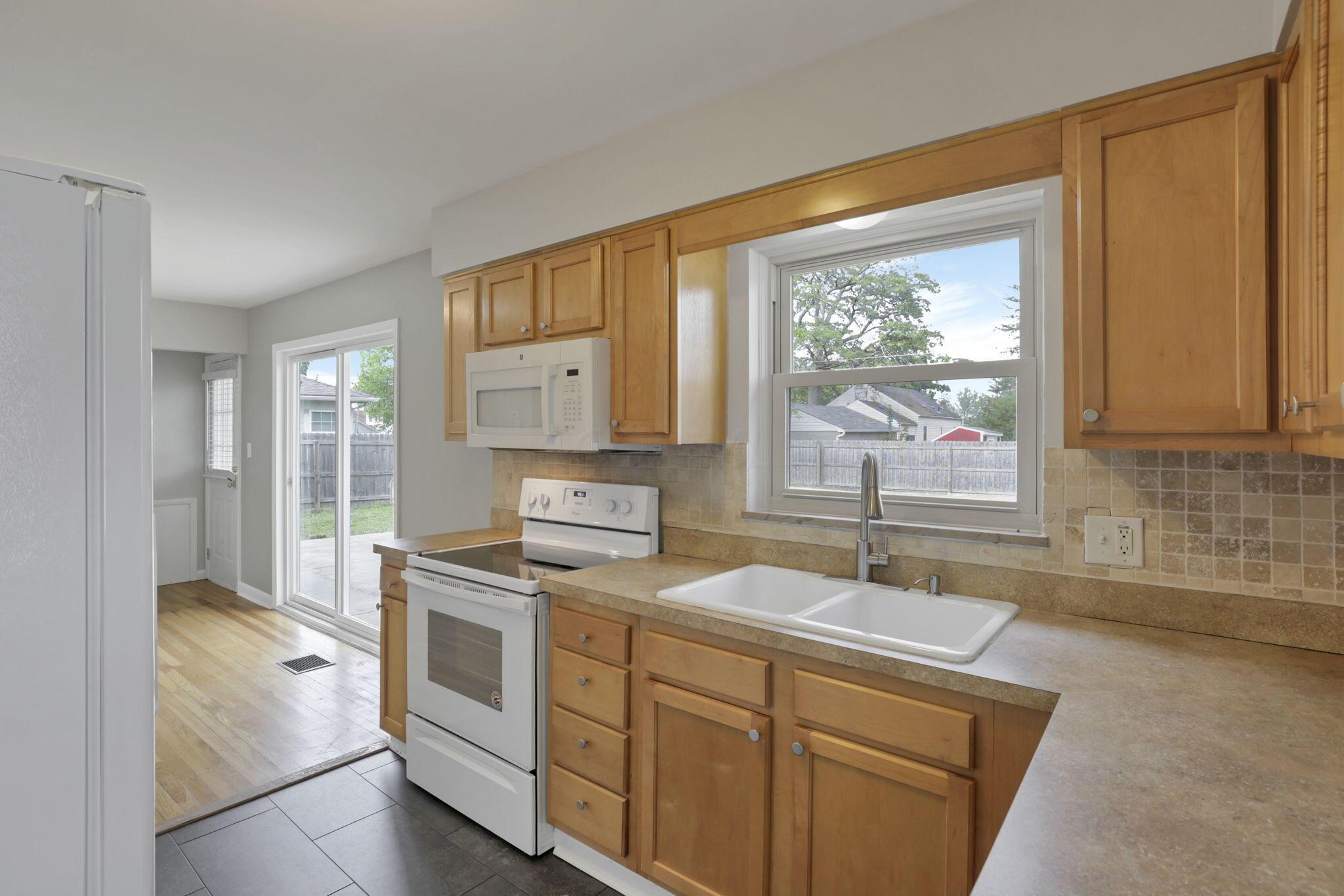 758 Salisbury Road Columbus, OH 43204 - Photo 18 of 34 17-web-or-mls-0N4A1719