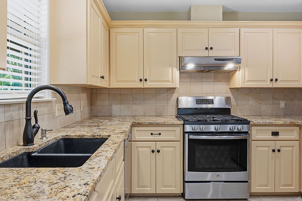 2002 Terry Lane Georgetown, TX 78628 - Photo 12 of 34