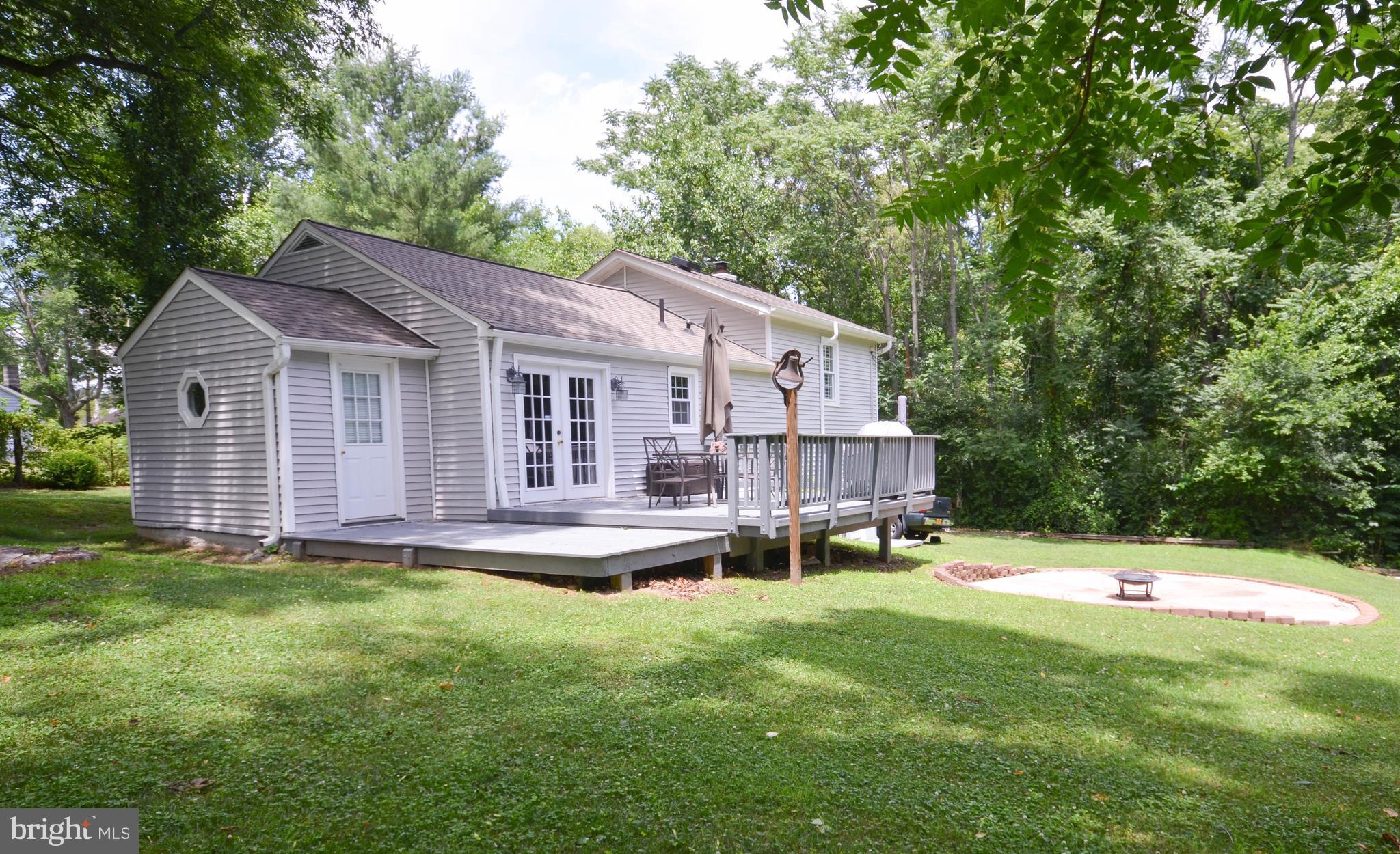 73 Ferry Road Fredericksburg, VA 22405 - Photo 18 of 19 Large Deck