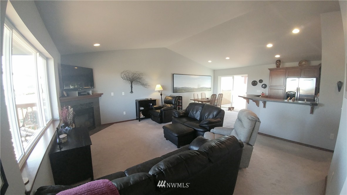 2462 Douglas Road Ferndale, WA 98248 - Photo 5 of 24