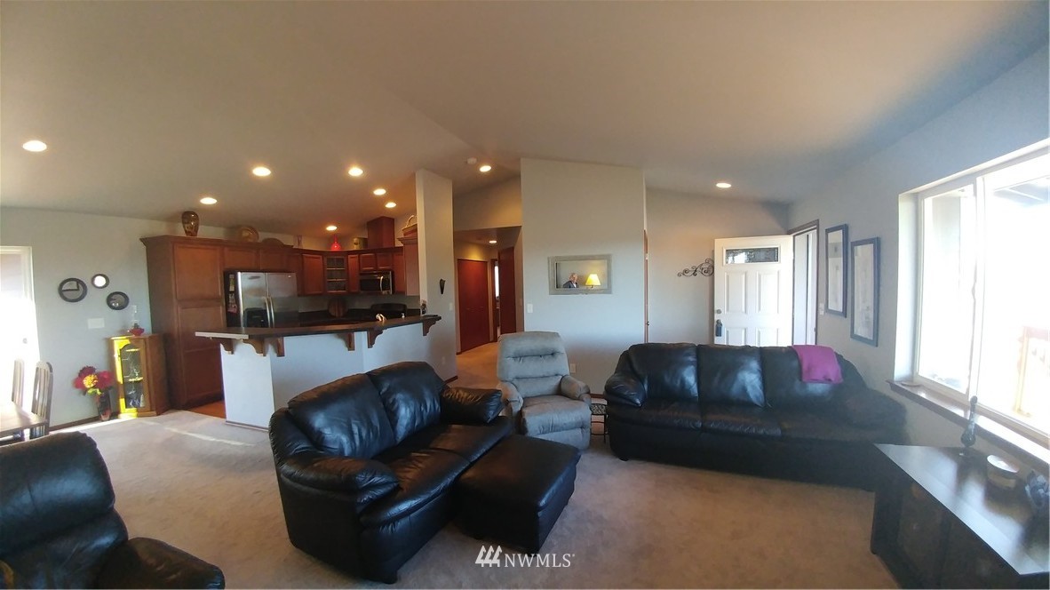 2462 Douglas Road Ferndale, WA 98248 - Photo 9 of 24