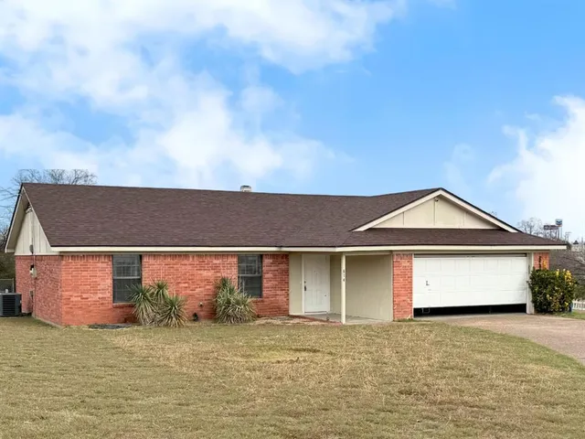$2,200 | 614 Circle Creek Drive, Hewitt, TX 76643