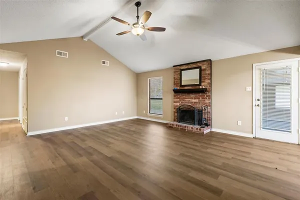 $2,200 | 614 Circle Creek Drive, Hewitt, TX 76643