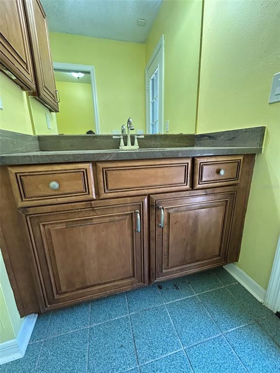 5106 Stonehurst Road Tampa, FL 33647 - Photo 31 of 36 Gallery Image 31
