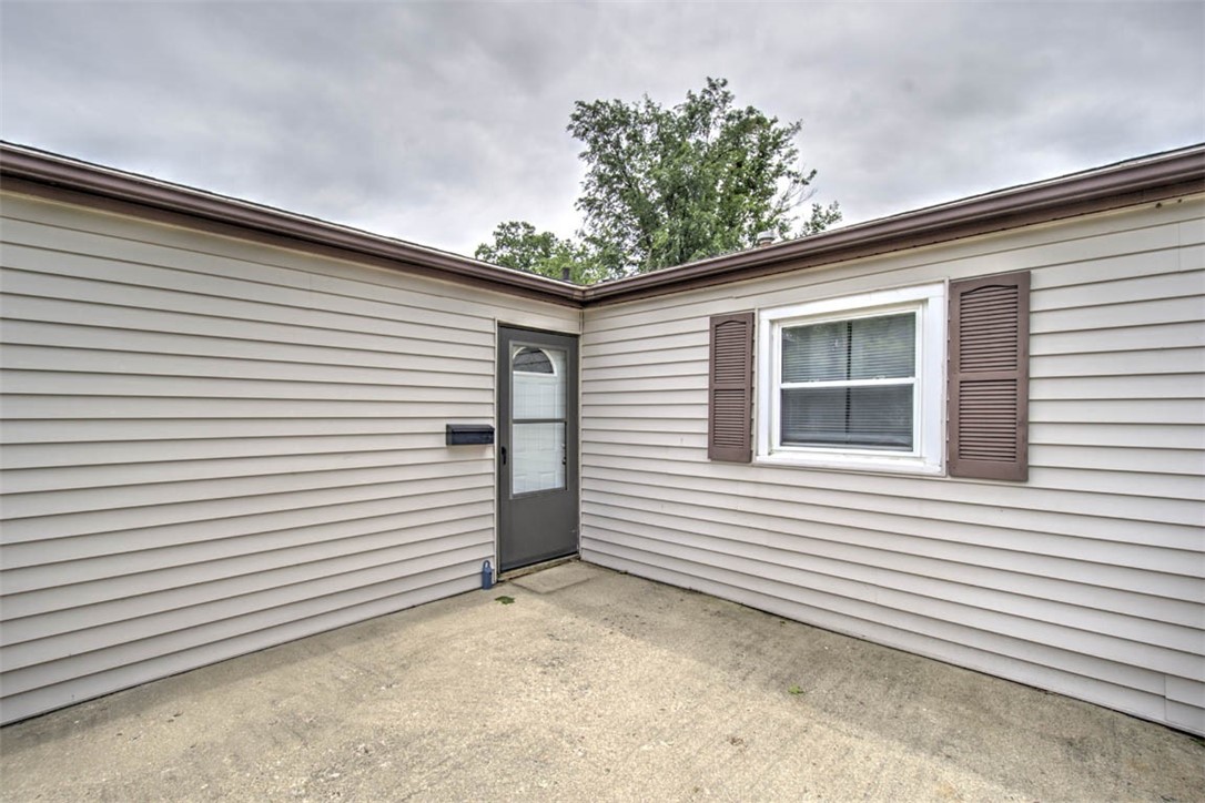 39 West Imboden Drive Decatur, IL 62521 - Photo 4 of 24