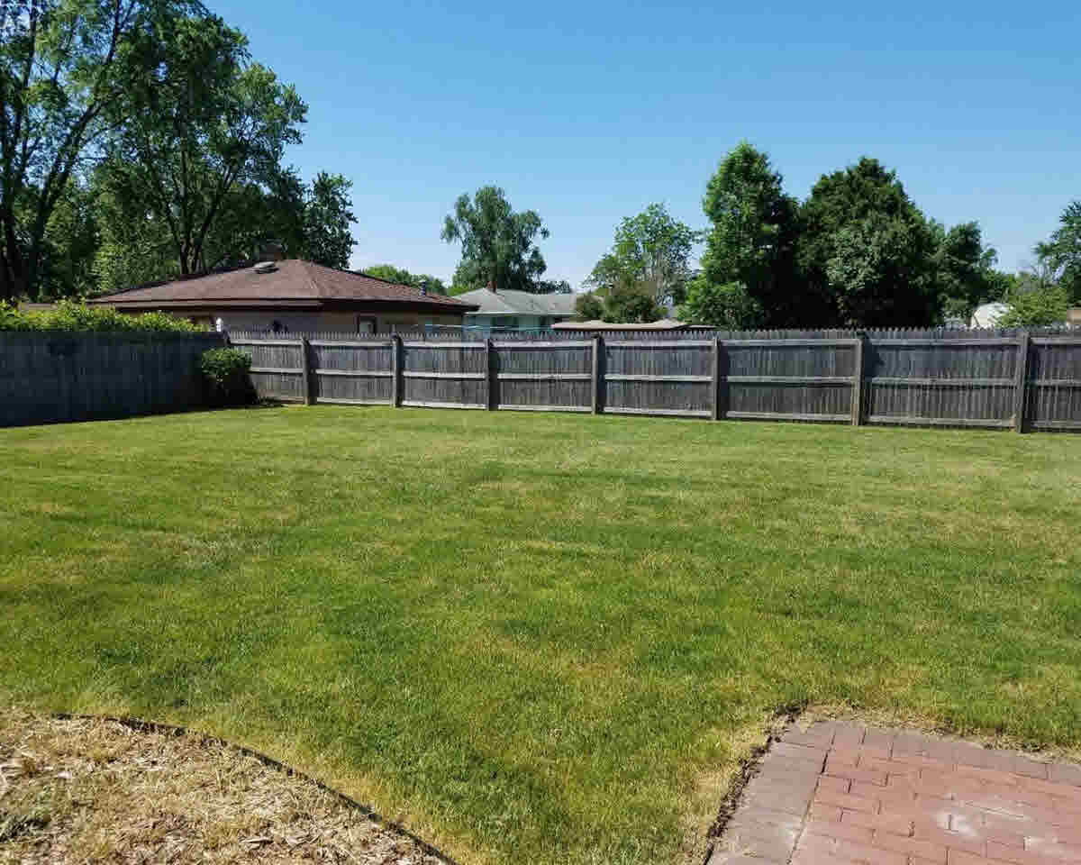 2207 Mapleridge Road Saginaw, MI 48604 - Photo 14 of 20 21175981-13.JPG