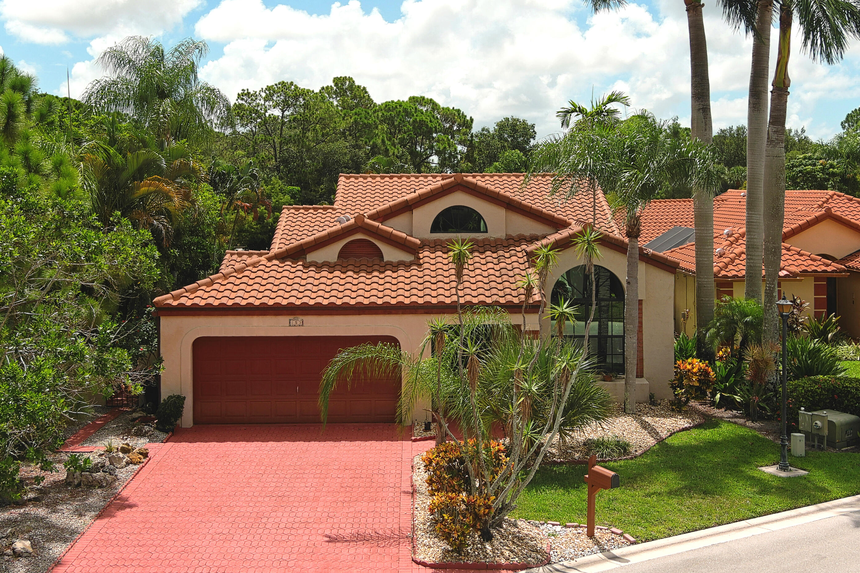 153 Island Way Greenacres, FL 33413 - Photo 2 of 33 2